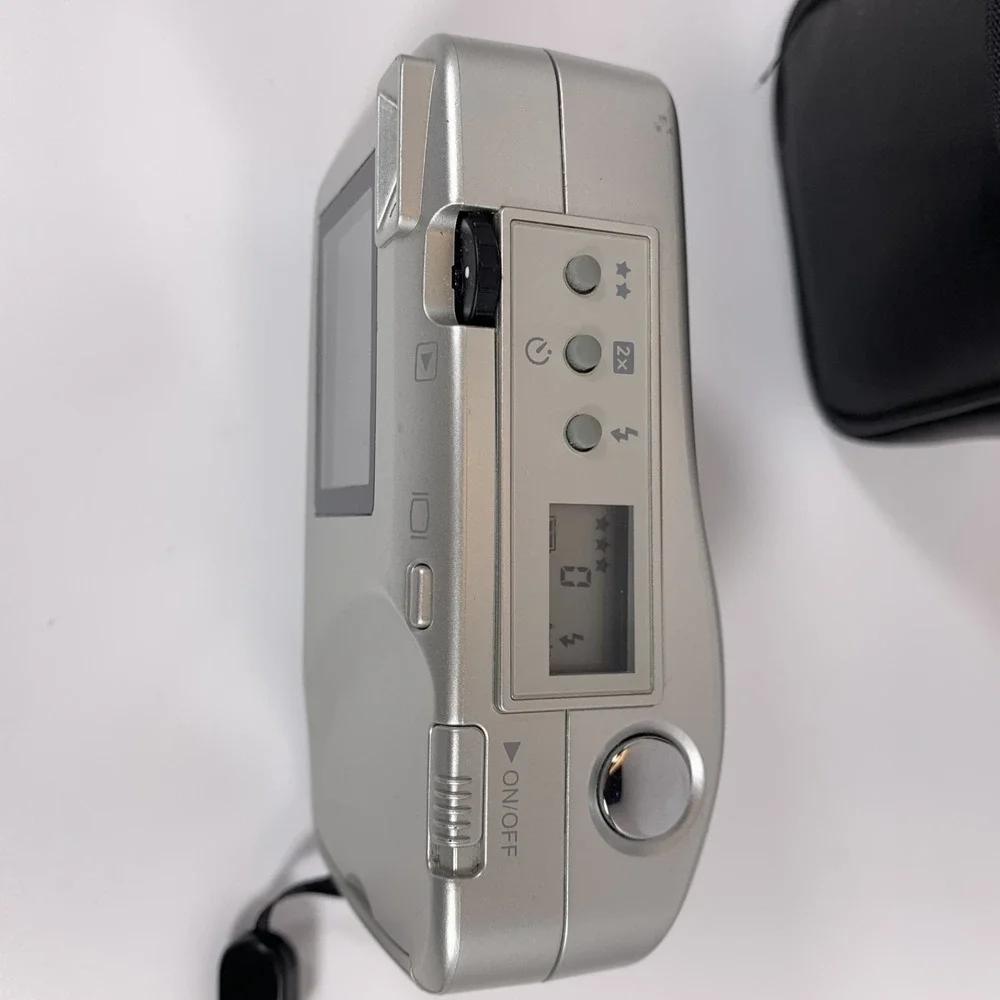 HP‎ Photosmart 318 Silver LCD 2.3MP Digital Zoom Camera